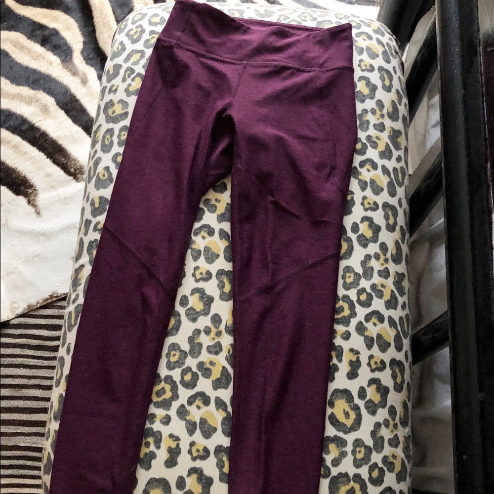 Outdoor Voices XS Maroon Leggings
